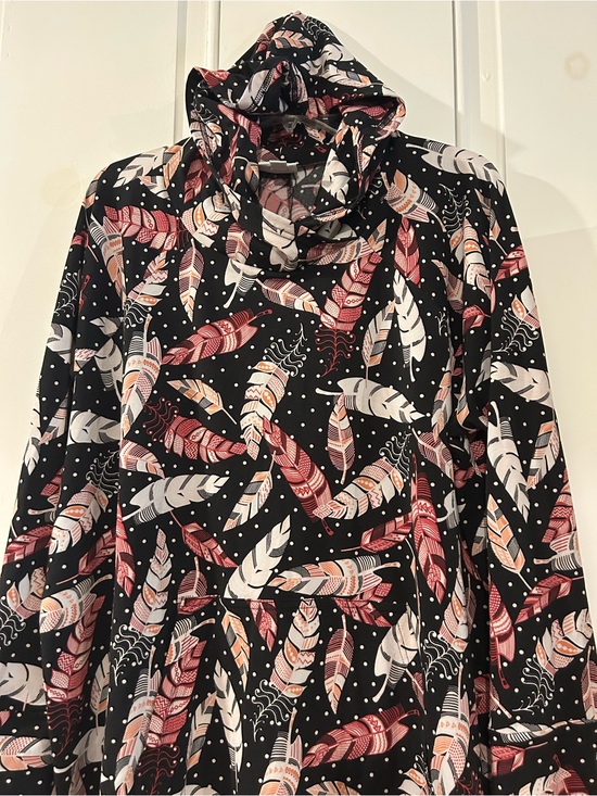 LuLaRoe Tops - Lularoe amber feather hoodie 2x